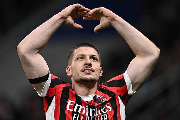 游戏版本-【人物】约维奇：从被遗忘的到德比主角