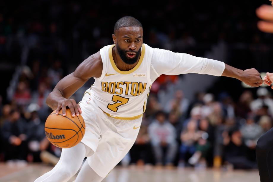 九游官方网站-布朗41+6 凯尔特人次节52分创队史记录大胜老鹰