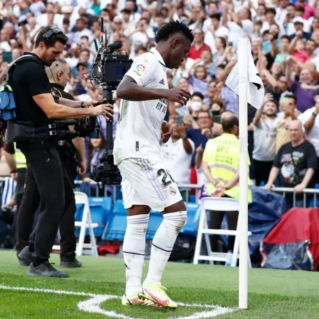 游戏版本-马德里德比火药味升级 维尼修斯为何受到网暴?